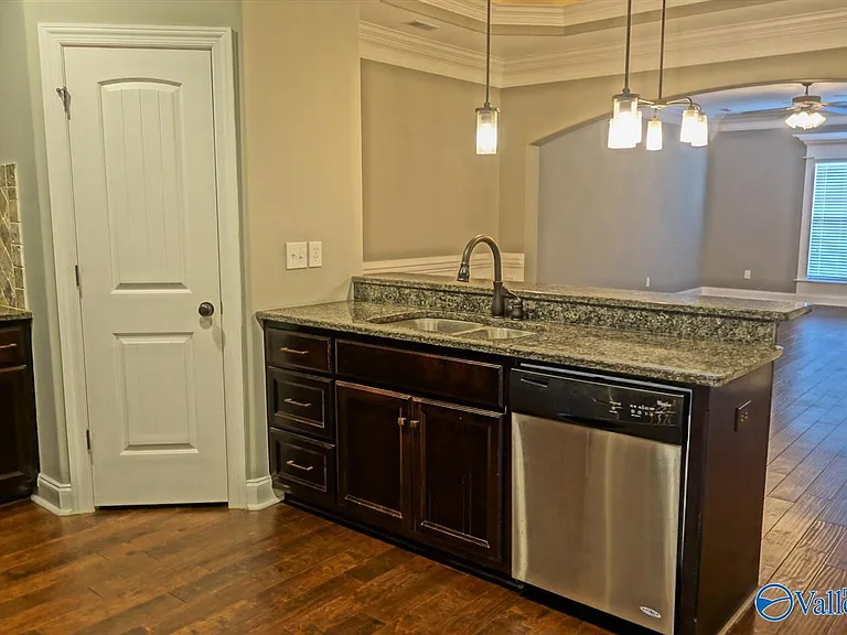 551 W Mossyleaf Dr — Photo 4