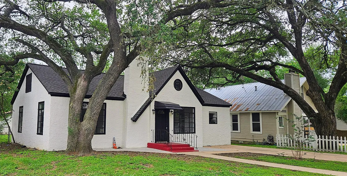 Building Photo - 804 Hudgins St