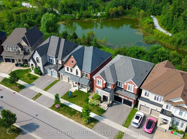 31 Roy Harper Ave, Aurora, ON L4G 0V4