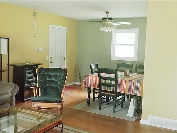 4th image of 6190 Hollybush Ln