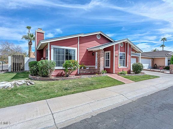 3rd image of 206 E CAMPO BELLO Drive