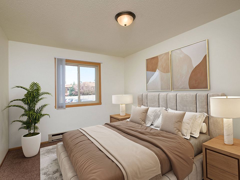 Fargo, ND Sargent Apartments | Bedroom