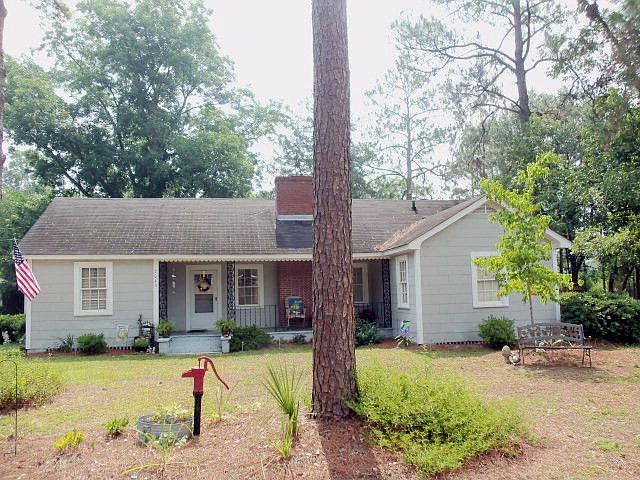 2nd image of 2043 S County Line St