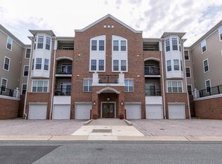 8621 Fluttering Leaf Trl UNIT 202, Odenton, MD 21113