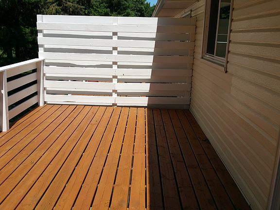 Large Deck off Living room