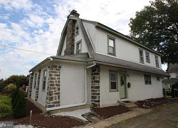 the entrance for Unit B