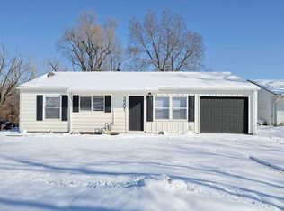 3301 Sioux Ln, Saint Joseph, MO 64503