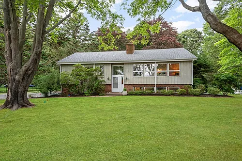 19 Peconic Ave Photo 1