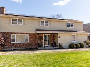 268 Devonshire Dr, Cheshire, MA 01225