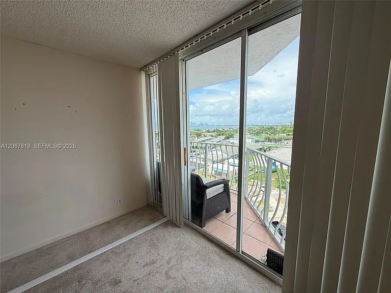 7601 E Treasure Dr #902 — Photo 10