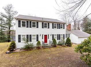 97 Westwood Dr, Middlebury, CT 06762