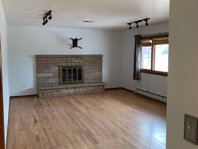 2441 W Elizabeth St — Photo 14