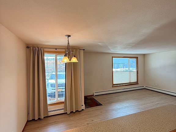 4th image of 4500 Taft St #3
