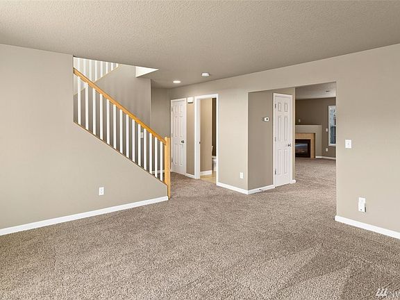 5th image of 3361 Bali St NE