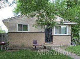 695 Kinney Rd, Pontiac, MI 48340