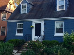 1522 Greenwood St, Evanston, IL 60201
