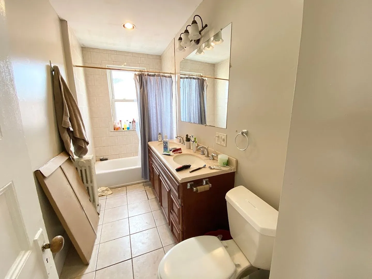No Fee - Mission Hill 4 Bed W/ Laundry In Unit — Photo 4