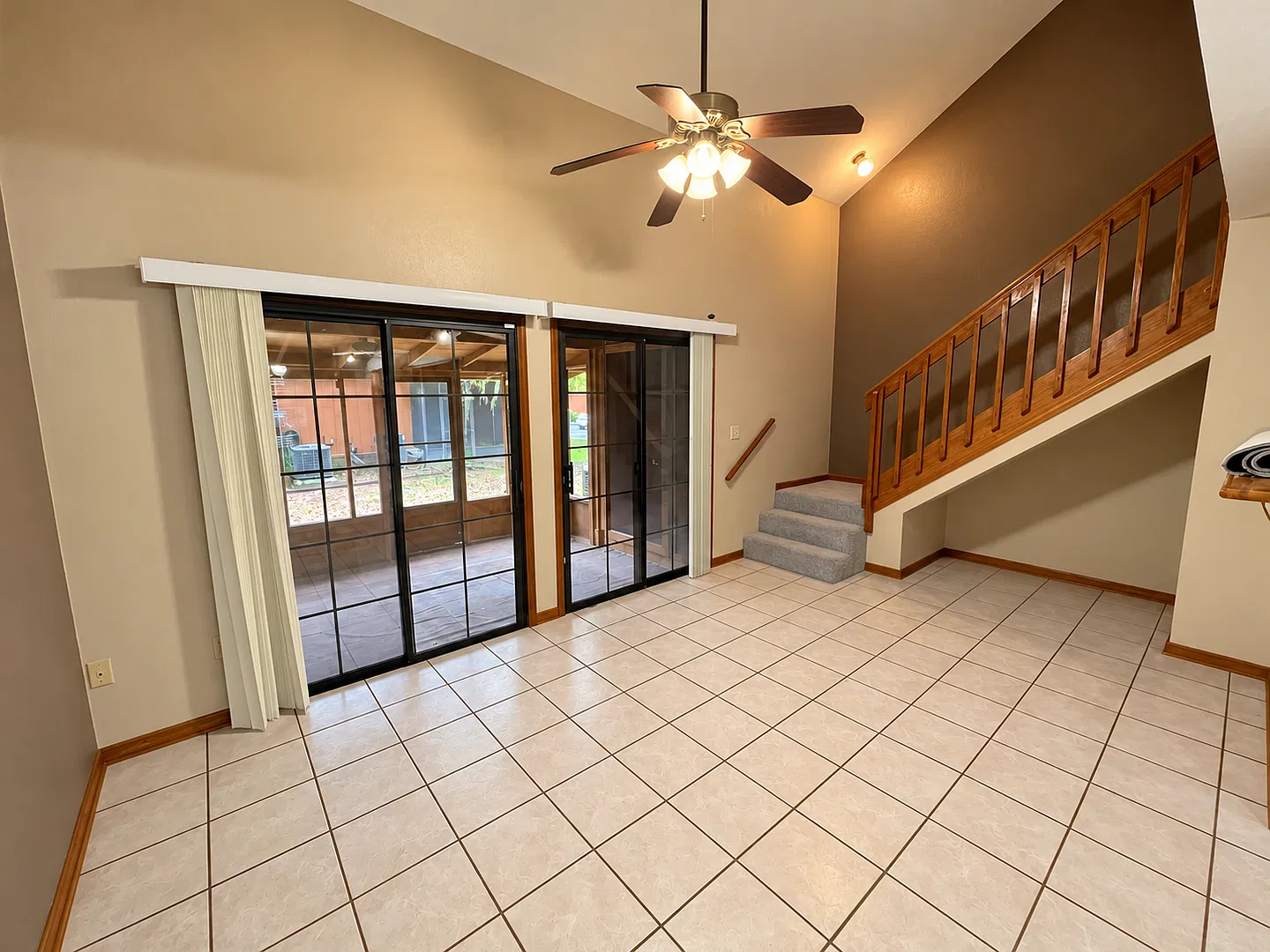 2 Bed / 2 Bath Townhome in Rockwood Villas | Screened Porch & Community Pool — Photo 2
