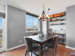 100 Manhattan Ave APT 1116, Union City, NJ 07087