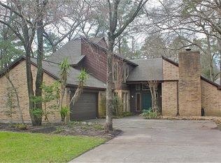 4 Knoll Pines Ct, Spring, TX 77381