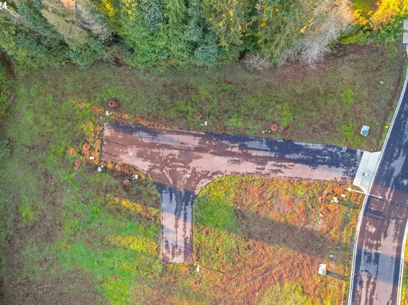 1475-1487 Barn St, Woodburn, OR 97071