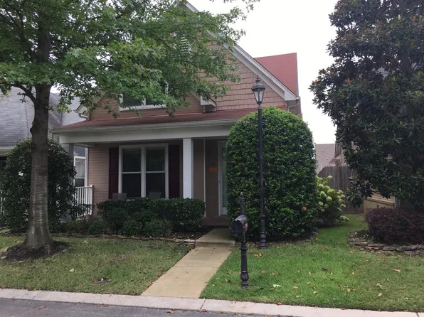 1359 Island Town Dr, Memphis, TN 38103