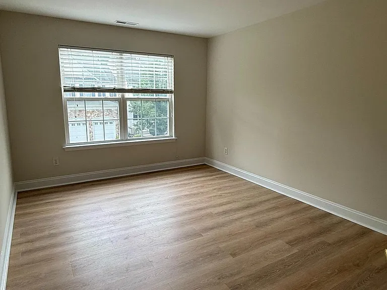 47 Ross Way — Photo 32