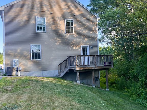 3rd image of 5 Tucker Dr