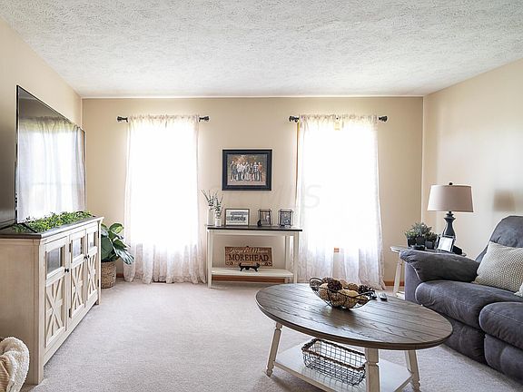 5th image of 2374 Whitney Ave