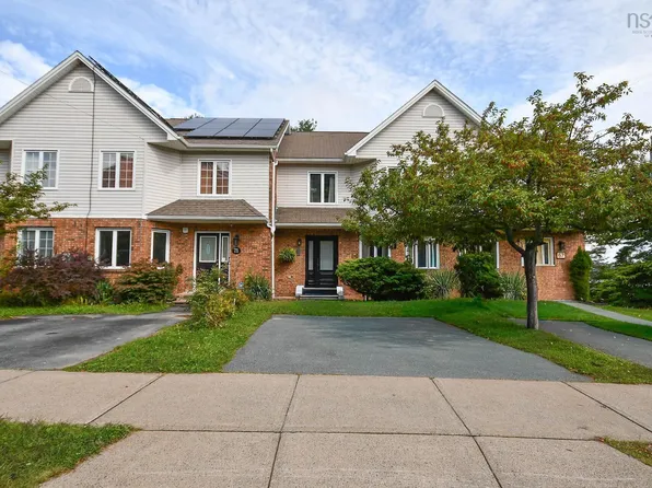 69 Amin St, Bedford, NS B4A 4B8
