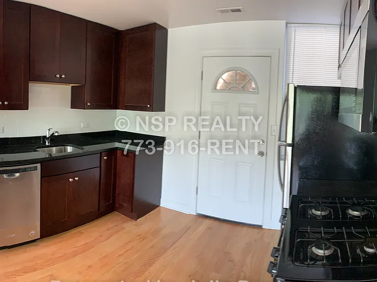 1644 W Pratt Blvd #1A — Photo 1