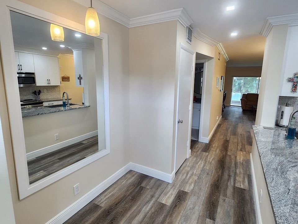 Entryway of unit 411