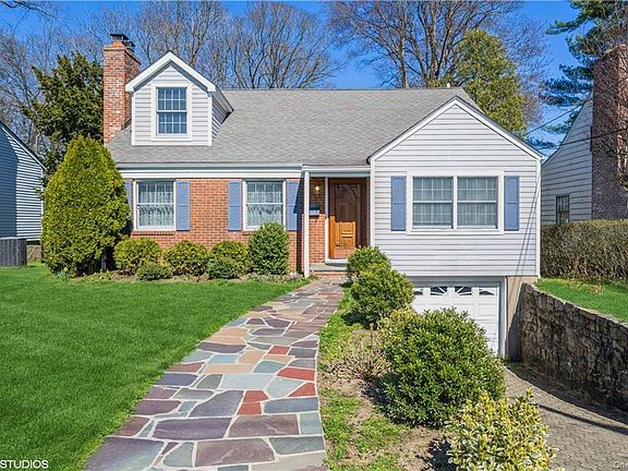 2nd image of 15 Manor Pl