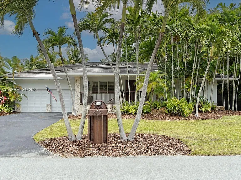 8745 SW 182nd Ter — Photo 6