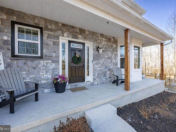 4th image of 318 Douglass Dr