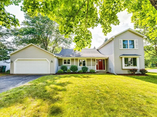 5577 Alameda St, Shoreview, MN 55126