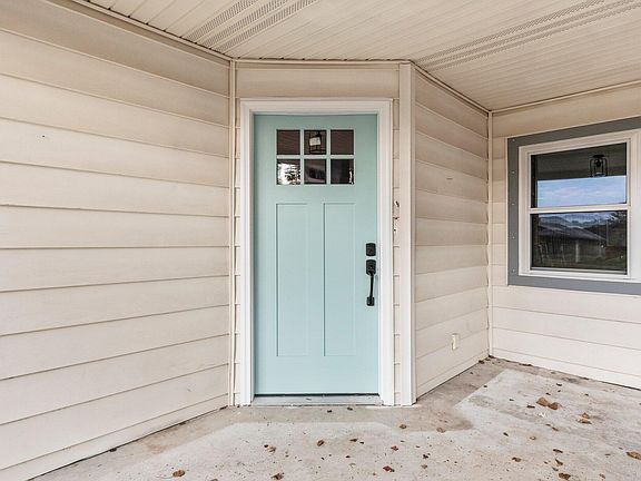 2nd image of 530 Cove Dr