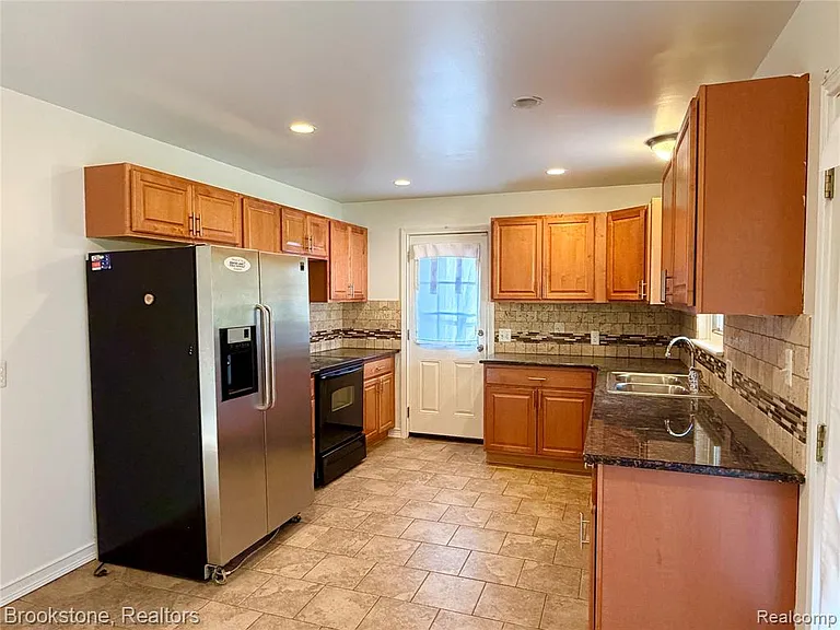 8912 Ardel Dr — Photo 7