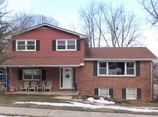 540 Quaker Dr, York, PA 17402