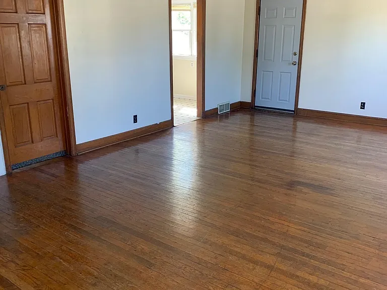 2107 Birch St — Photo 9