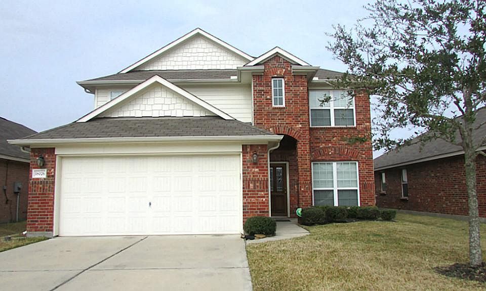 1st image of 18026 Surrey Lake Ln