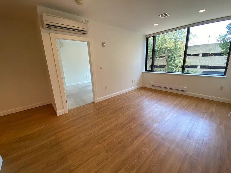 Red Oak at 875 Elm Street — Photo 48