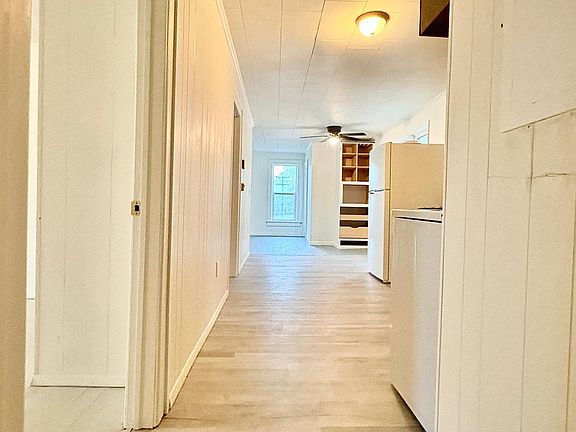 4th image of 123 S Michigan St #1