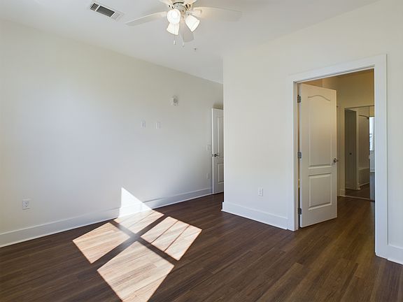 4th image of 30-102-520 Arsdale Ave