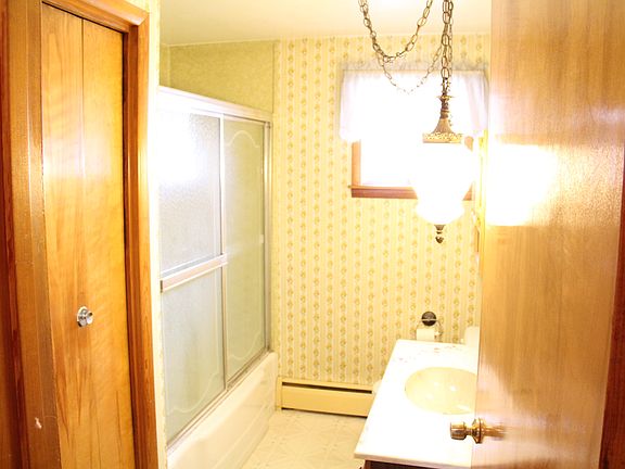 3rd image of 79 Aris Ave