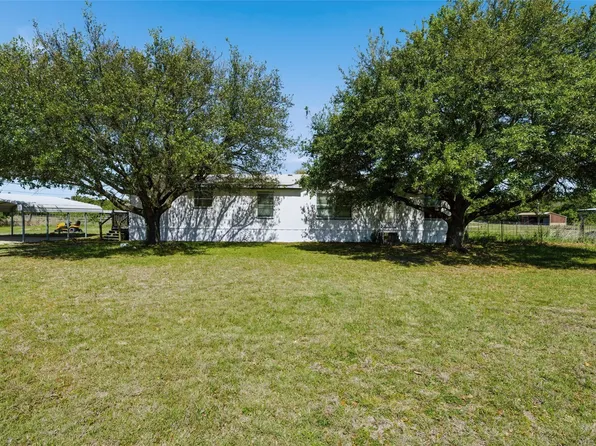 373 Wildbird Ln, Axtell, TX 76624