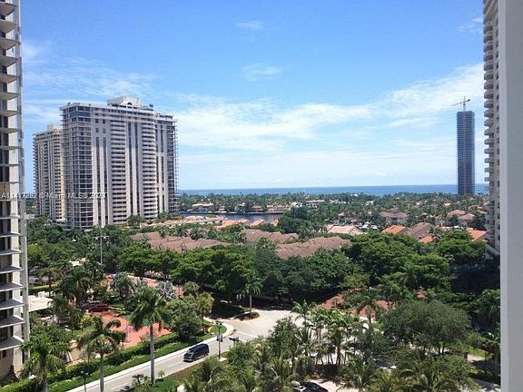 3rd image of 19400 Turnberry Way APT 922