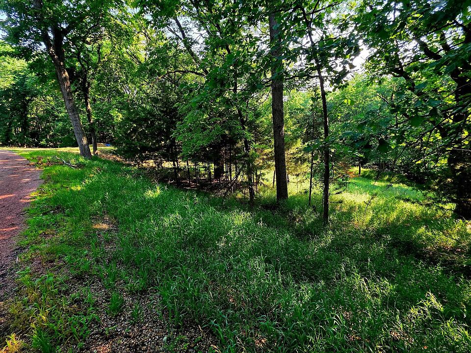 2nd image of 292 Russell Rd
