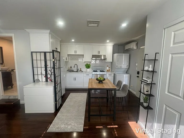 7009 Jumilla Ave #B — Photo 6