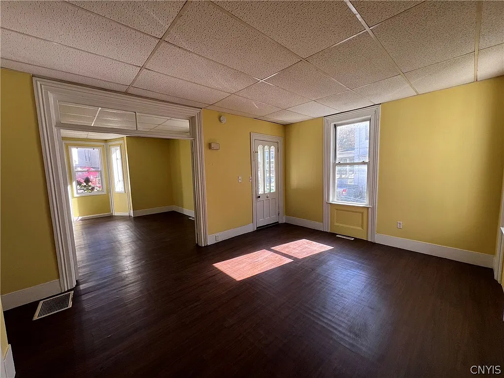 174 Syracuse Ave — Photo 4